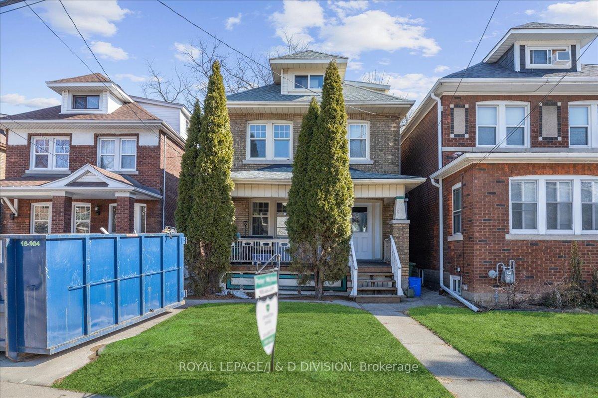 Front of Unit Ave S, 59 Paisley Avenue S