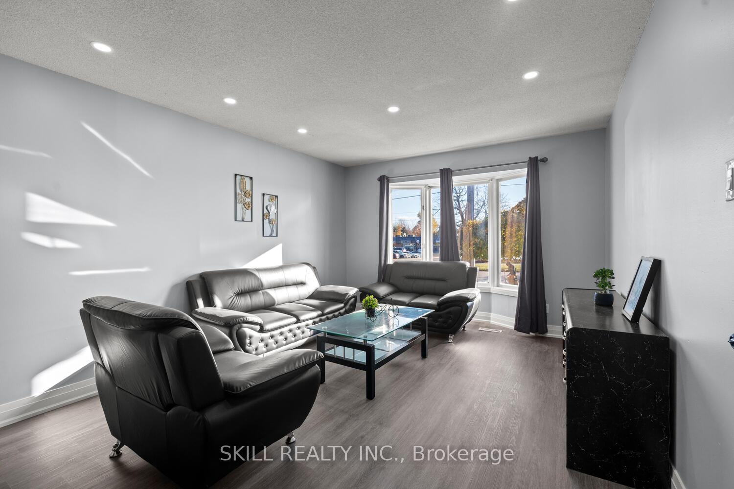 Photo 7 of 472 Grove Street, Barrie, Grove East — HOMEH
