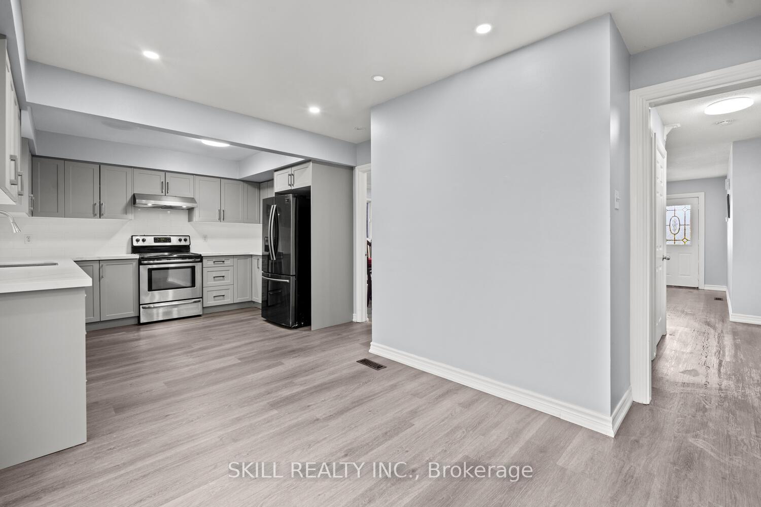 Photo 8 of 472 Grove Street, Barrie, Grove East — HOMEH