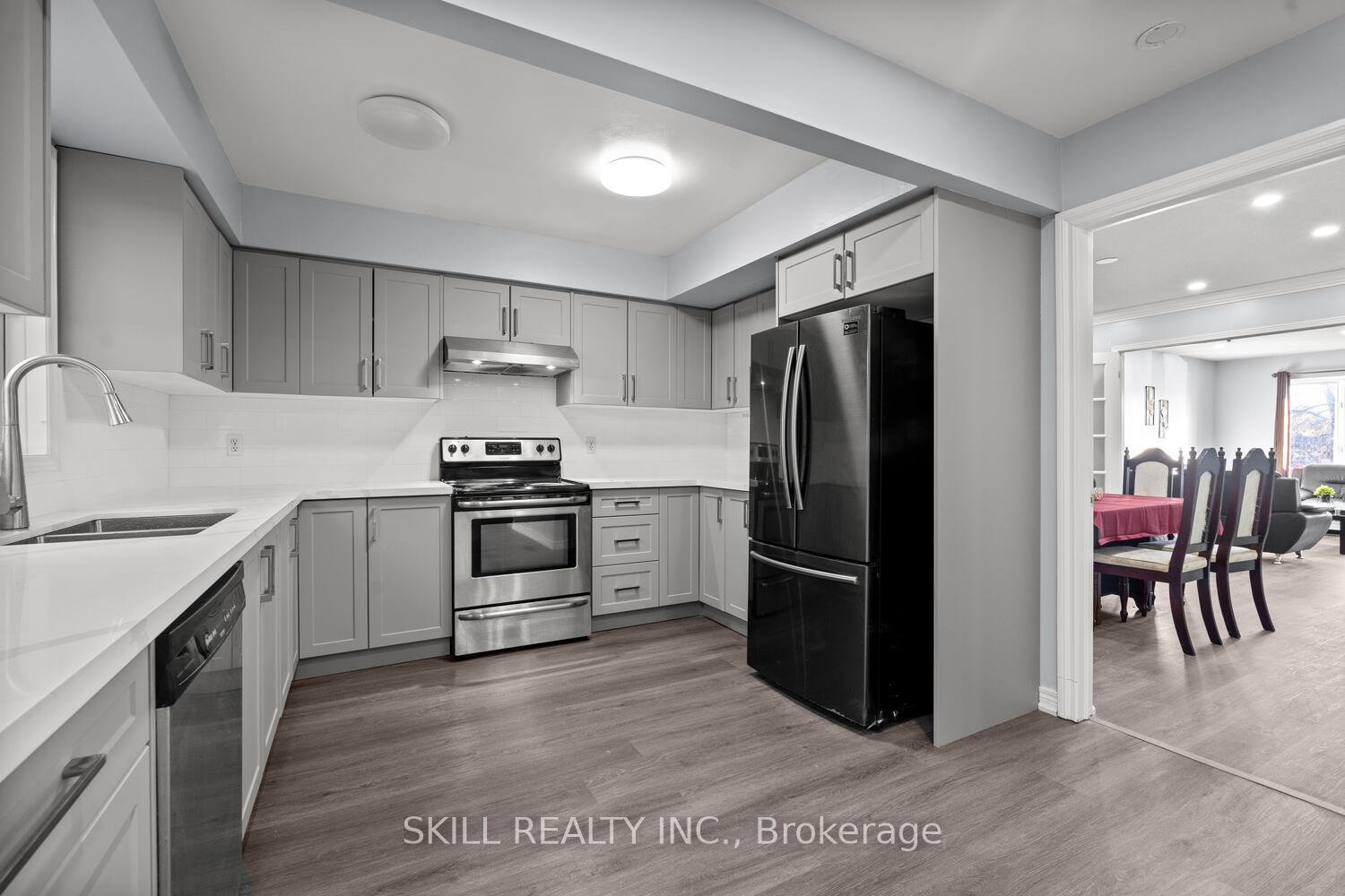 Photo 10 of 472 Grove Street, Barrie, Grove East — HOMEH