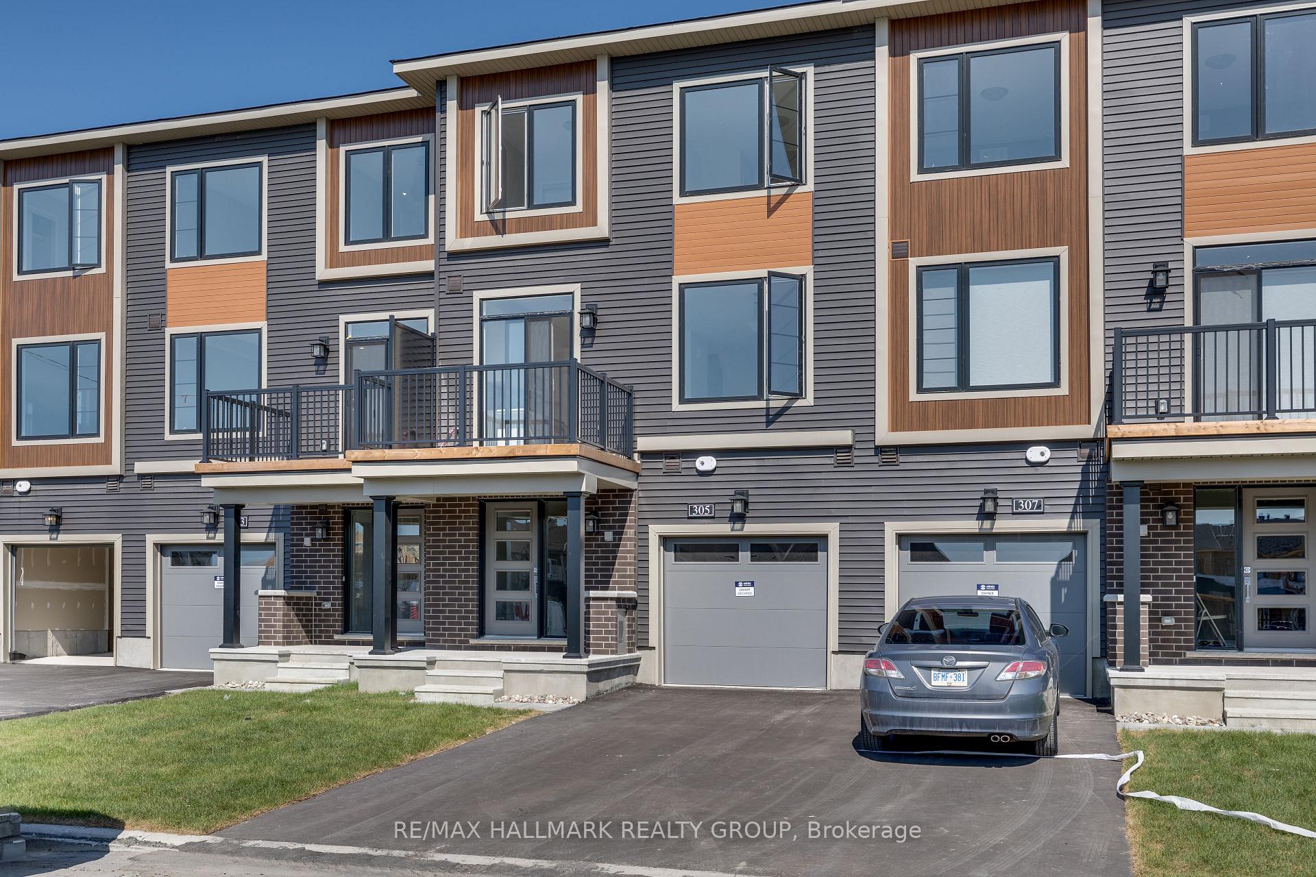 Photo 2 of 305 Raheen Court, Ottawa, Barrhaven - Half Moon Bay — HOMEH