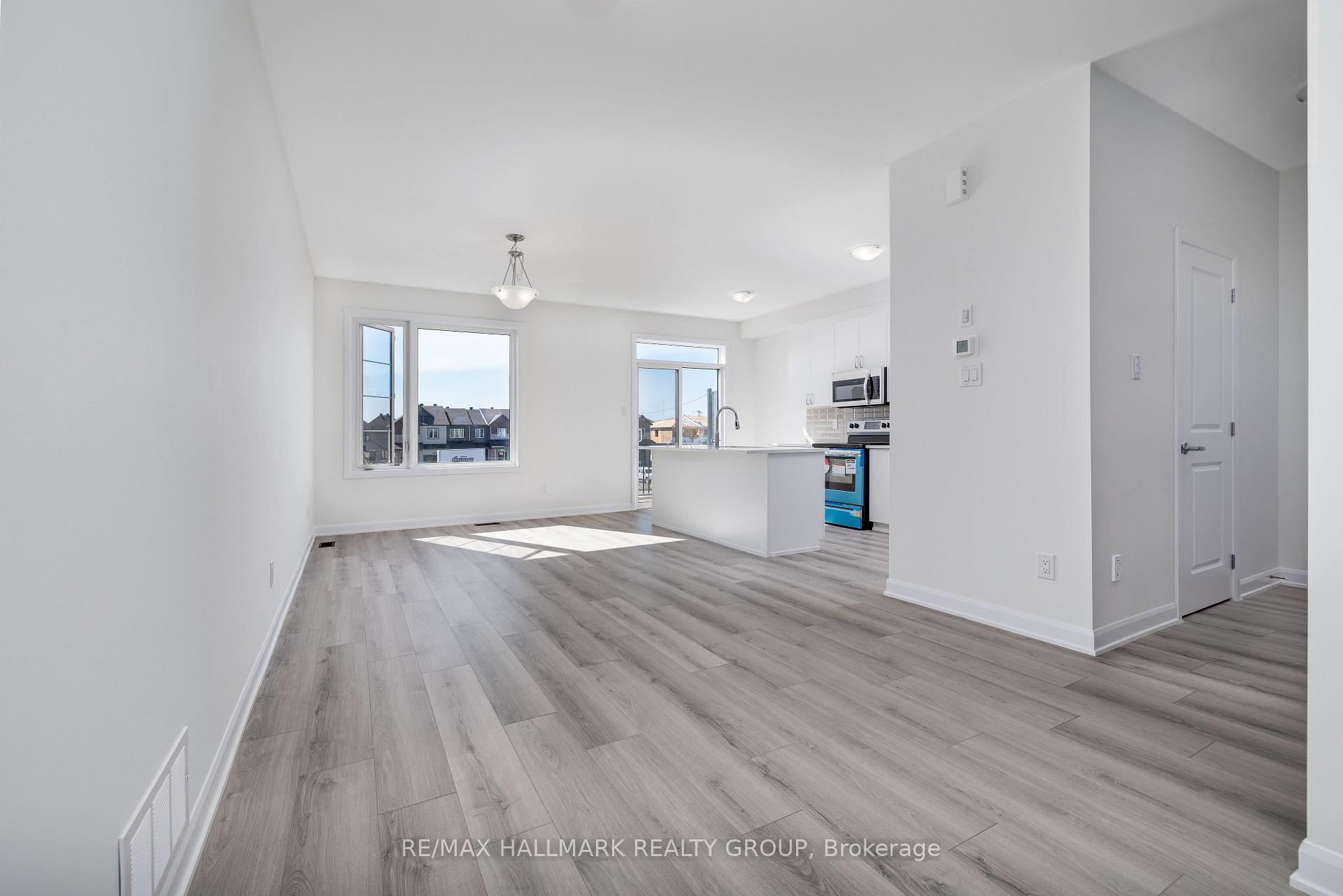 Photo 4 of 305 Raheen Court, Ottawa, Barrhaven - Half Moon Bay — HOMEH