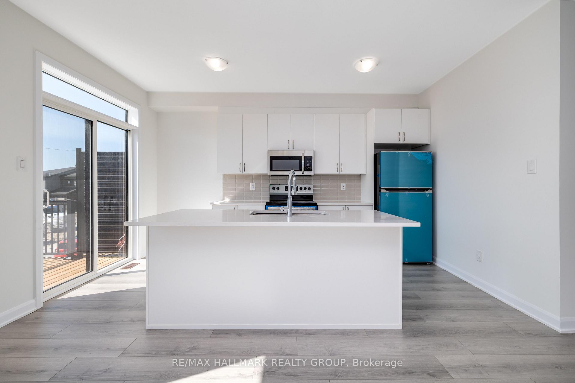 Photo 6 of 305 Raheen Court, Ottawa, Barrhaven - Half Moon Bay — HOMEH