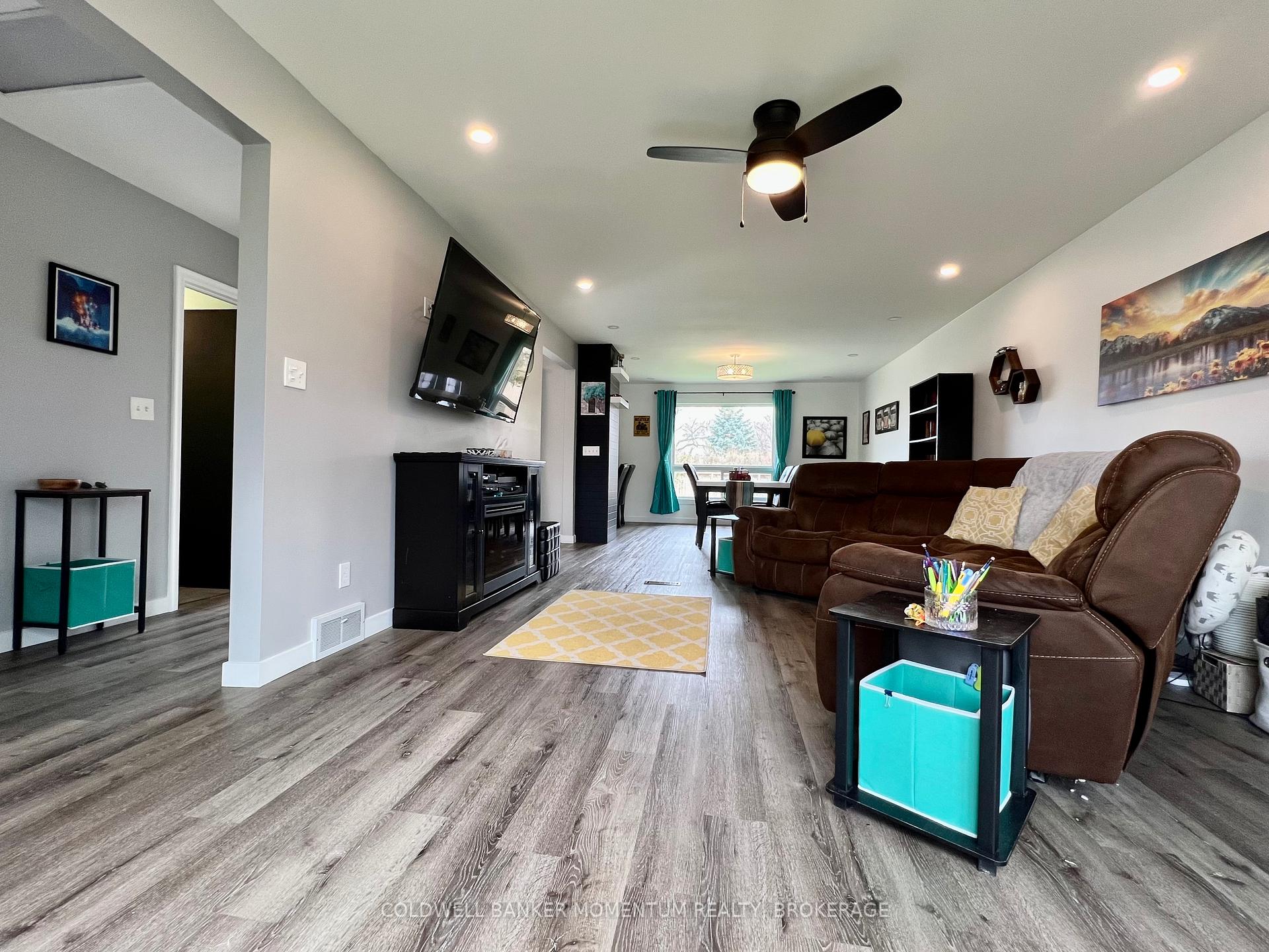 Photo 5 of 43 Beamer Avenue, St. Catharines, Bunting/Linwell — HOMEH