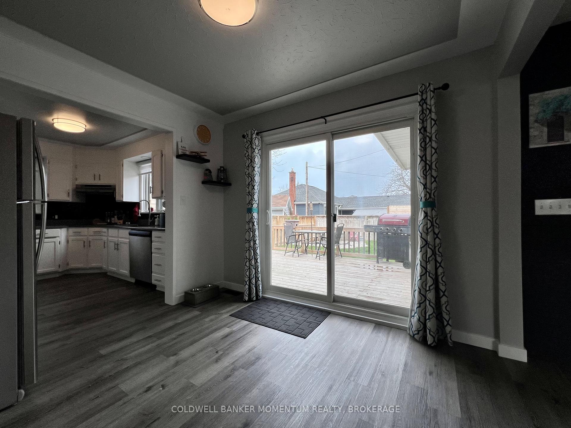 Photo 11 of 43 Beamer Avenue, St. Catharines, Bunting/Linwell — HOMEH