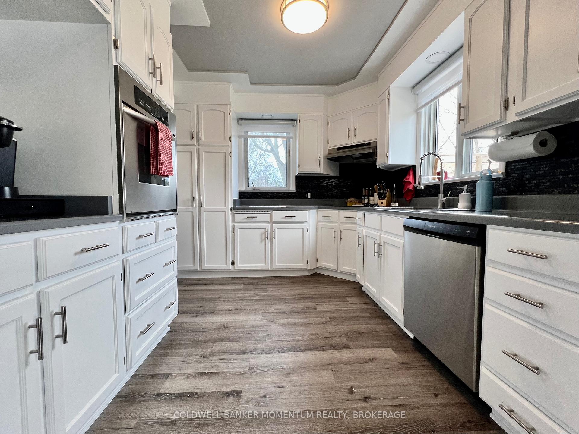 Photo 12 of 43 Beamer Avenue, St. Catharines, Bunting/Linwell — HOMEH