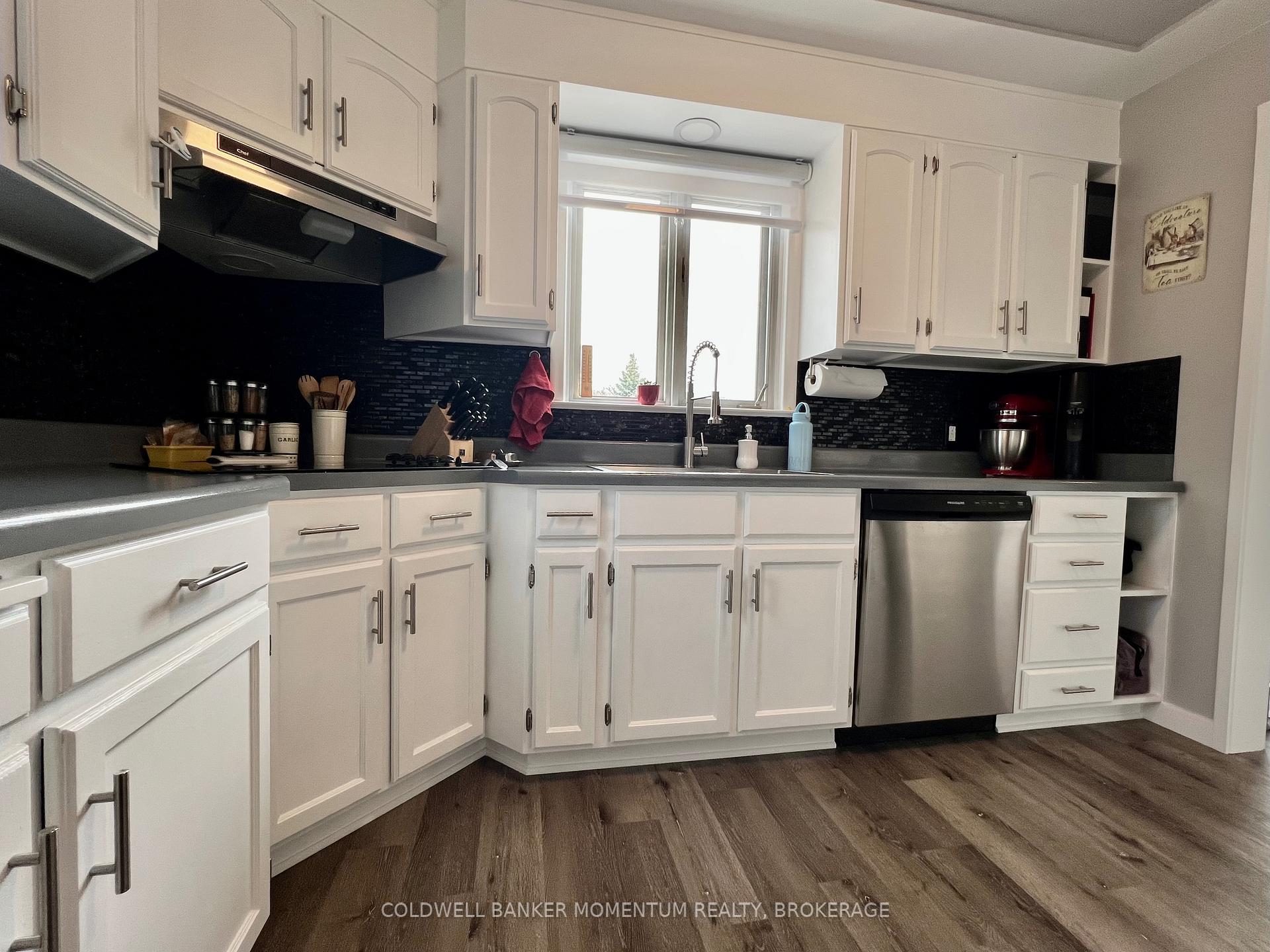 Photo 14 of 43 Beamer Avenue, St. Catharines, Bunting/Linwell — HOMEH