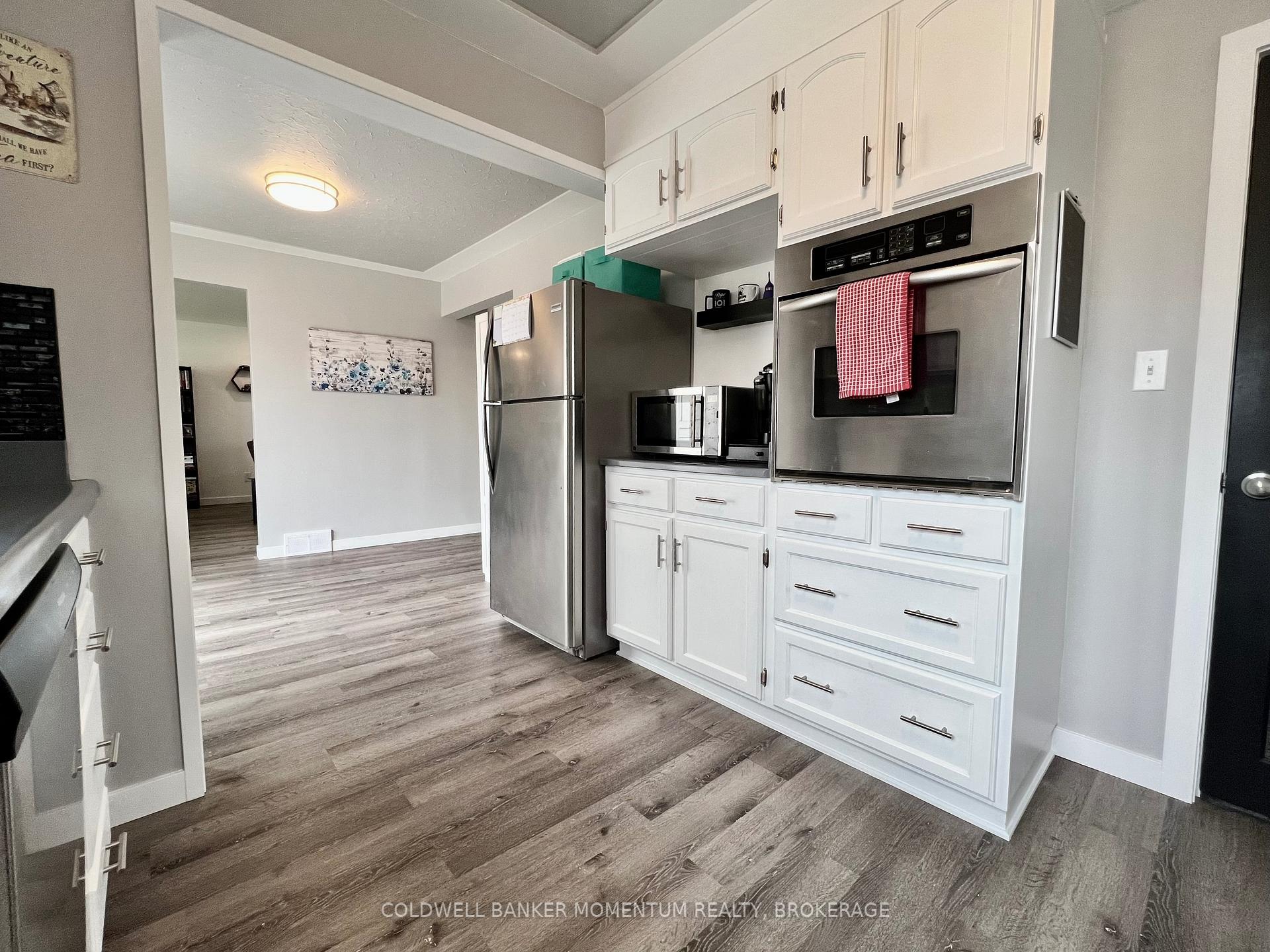Photo 16 of 43 Beamer Avenue, St. Catharines, Bunting/Linwell — HOMEH