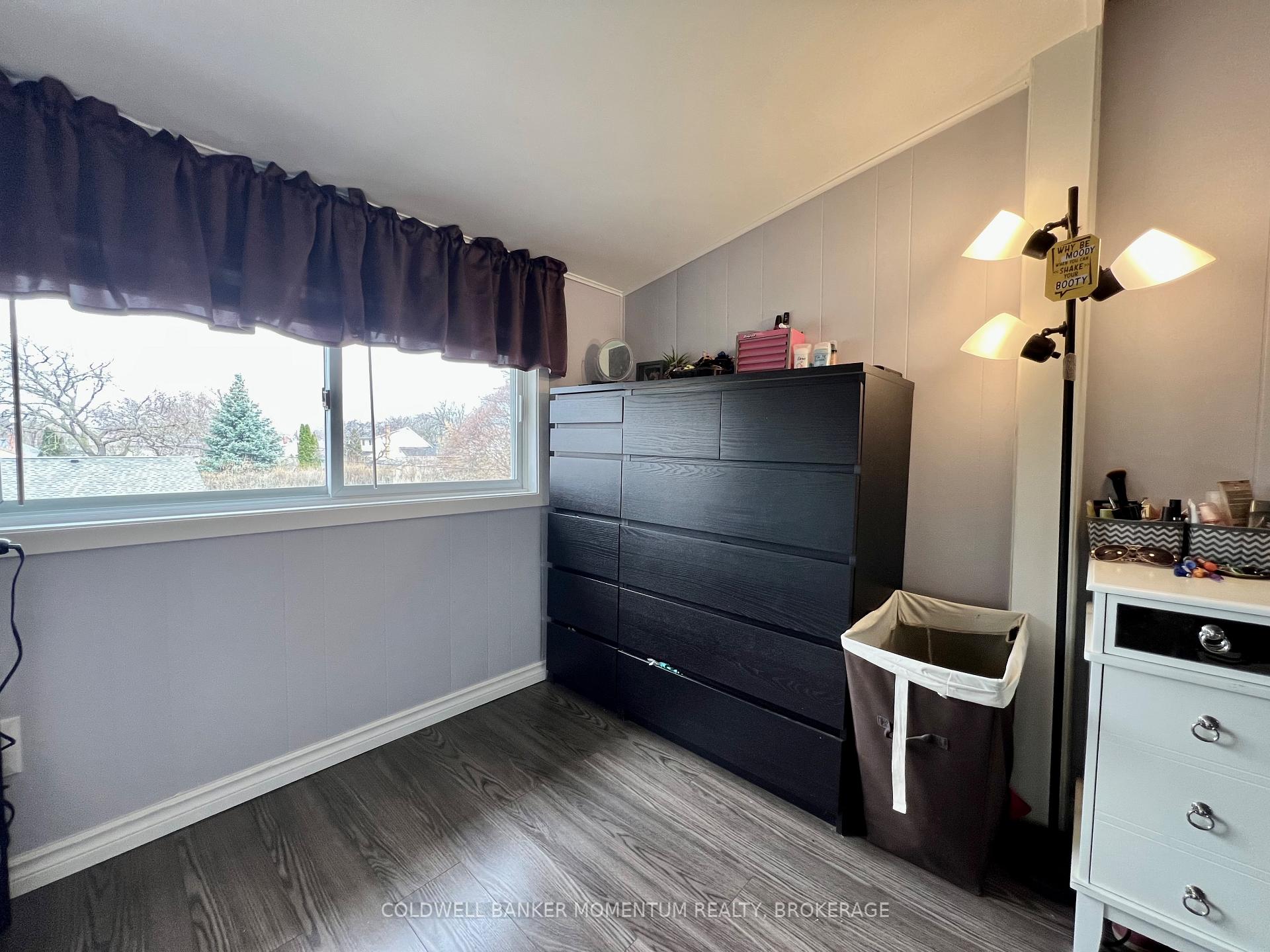 Photo 23 of 43 Beamer Avenue, St. Catharines, Bunting/Linwell — HOMEH