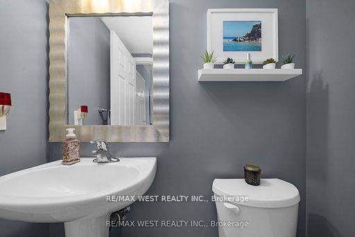 Photo 10 of 7 Polstar Road, Brampton, Northwest Brampton — HOMEH