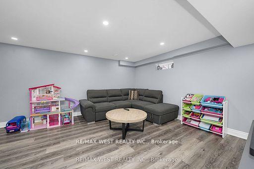 Photo 11 of 7 Polstar Road, Brampton, Northwest Brampton — HOMEH