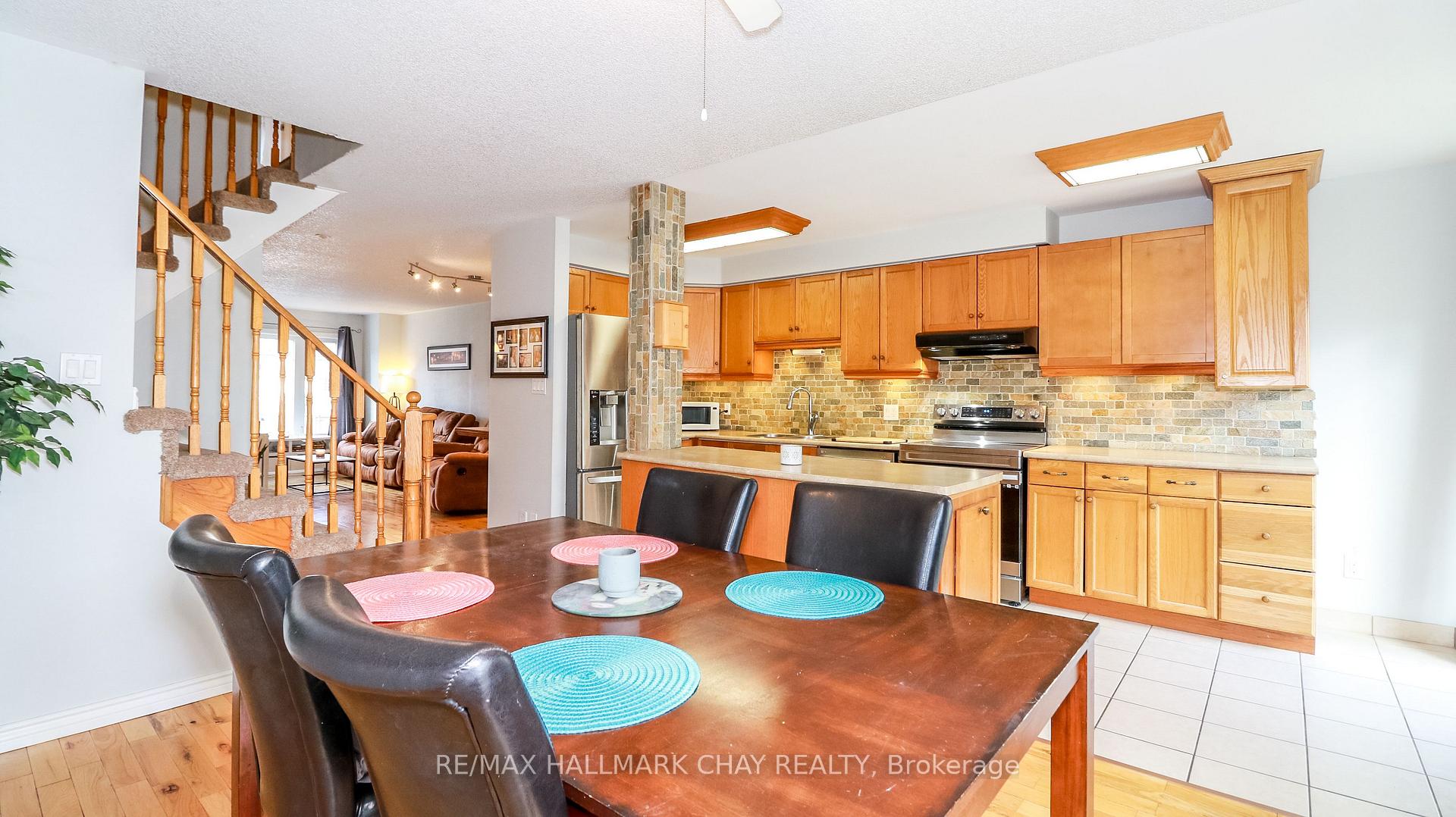 Photo 14 of 263 Ferndale Drive S, Barrie, Ardagh — HOMEH