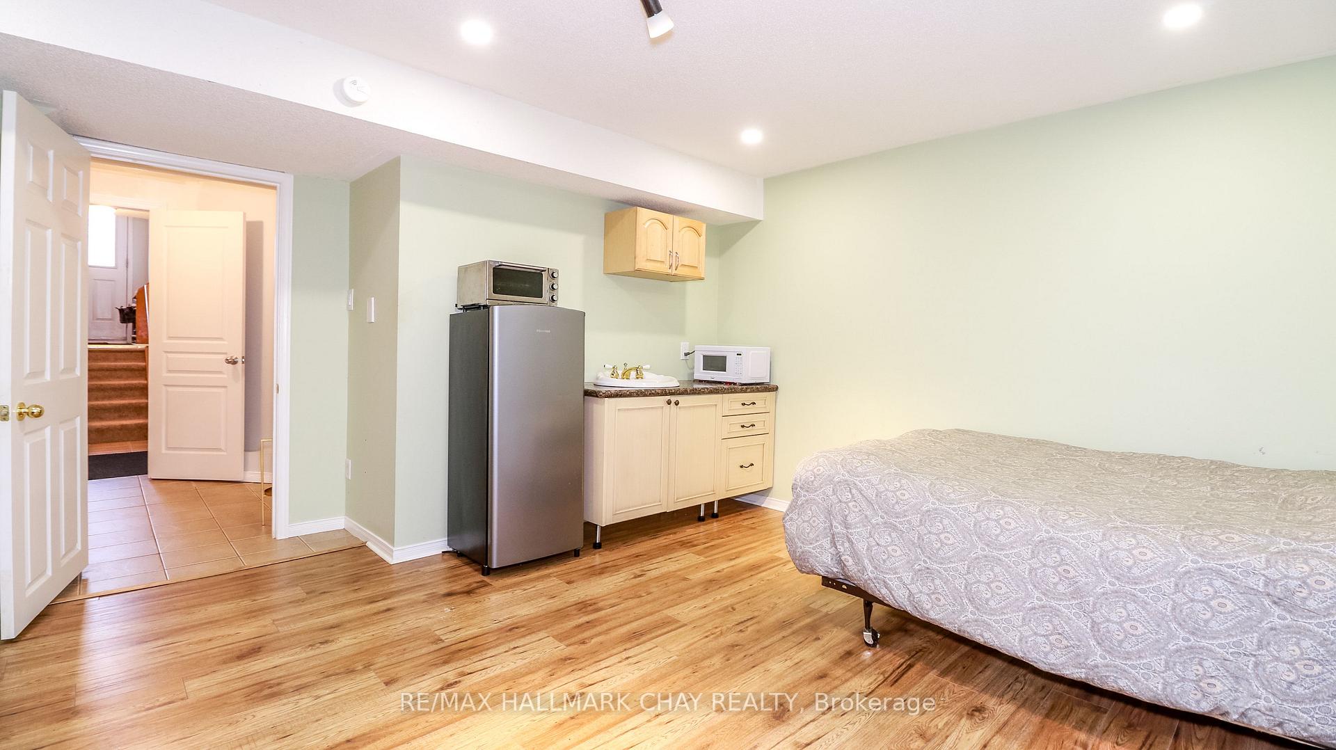 Photo 23 of 263 Ferndale Drive S, Barrie, Ardagh — HOMEH