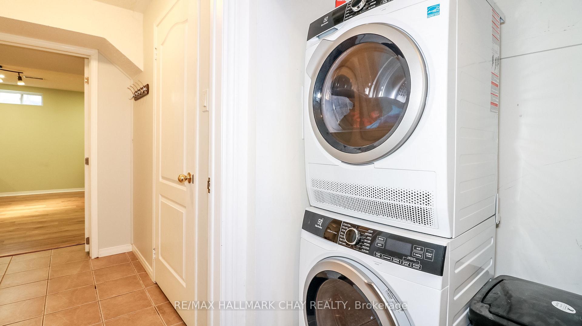Photo 26 of 263 Ferndale Drive S, Barrie, Ardagh — HOMEH