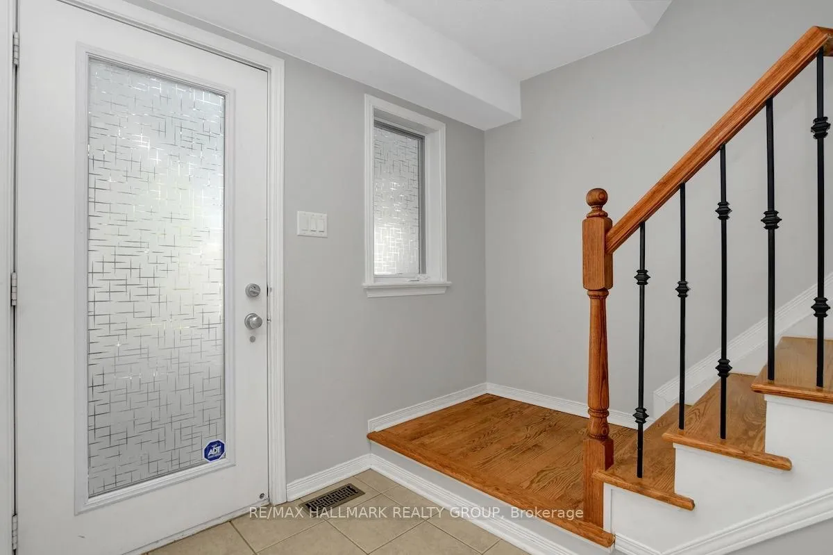 Photo 2 of 553 Burleigh Private, Ottawa, Cyrville — HOMEH