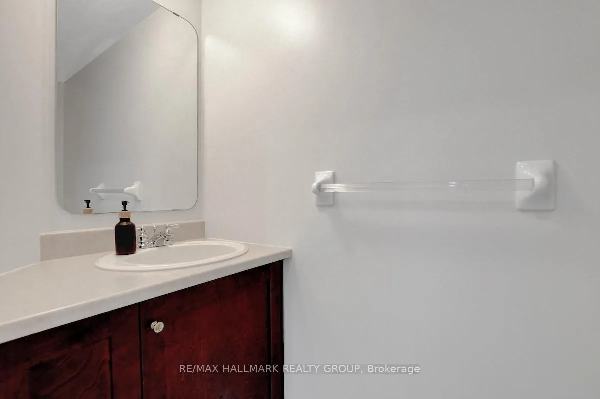 Photo 7 of 553 Burleigh Private, Ottawa, Cyrville — HOMEH