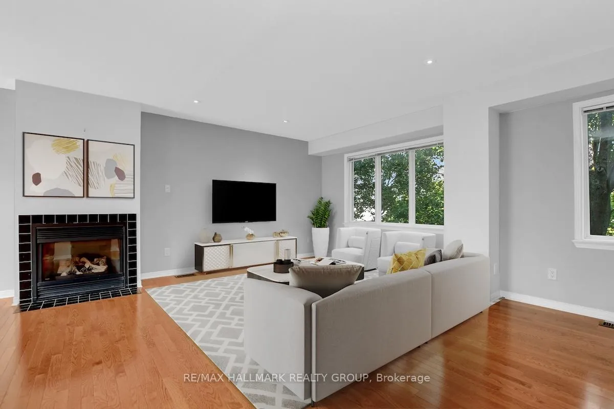 Photo 10 of 553 Burleigh Private, Ottawa, Cyrville — HOMEH