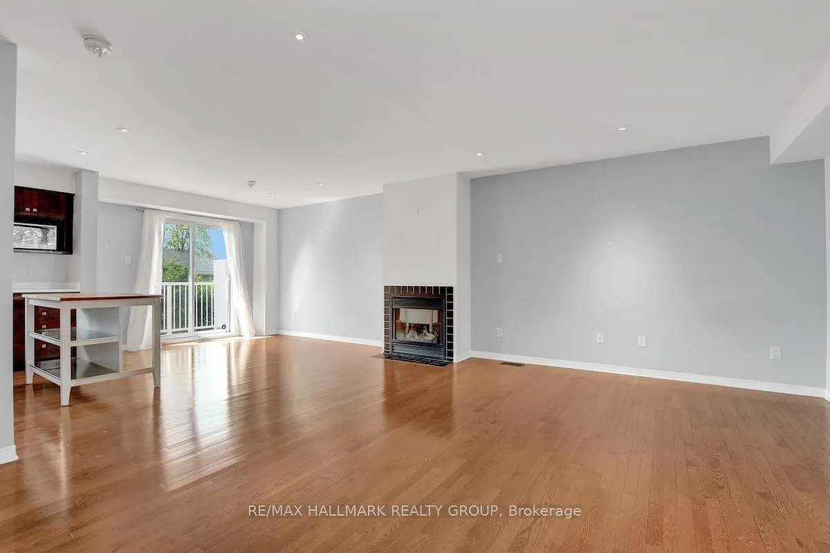 Photo 11 of 553 Burleigh Private, Ottawa, Cyrville — HOMEH