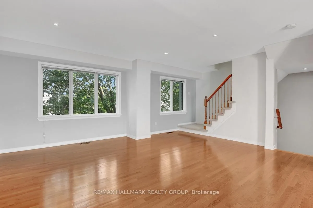 Photo 12 of 553 Burleigh Private, Ottawa, Cyrville — HOMEH