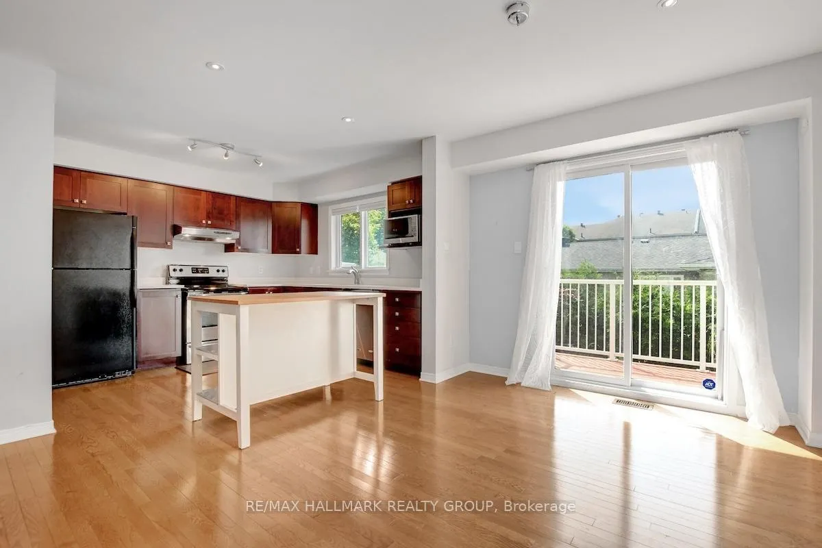 Photo 14 of 553 Burleigh Private, Ottawa, Cyrville — HOMEH