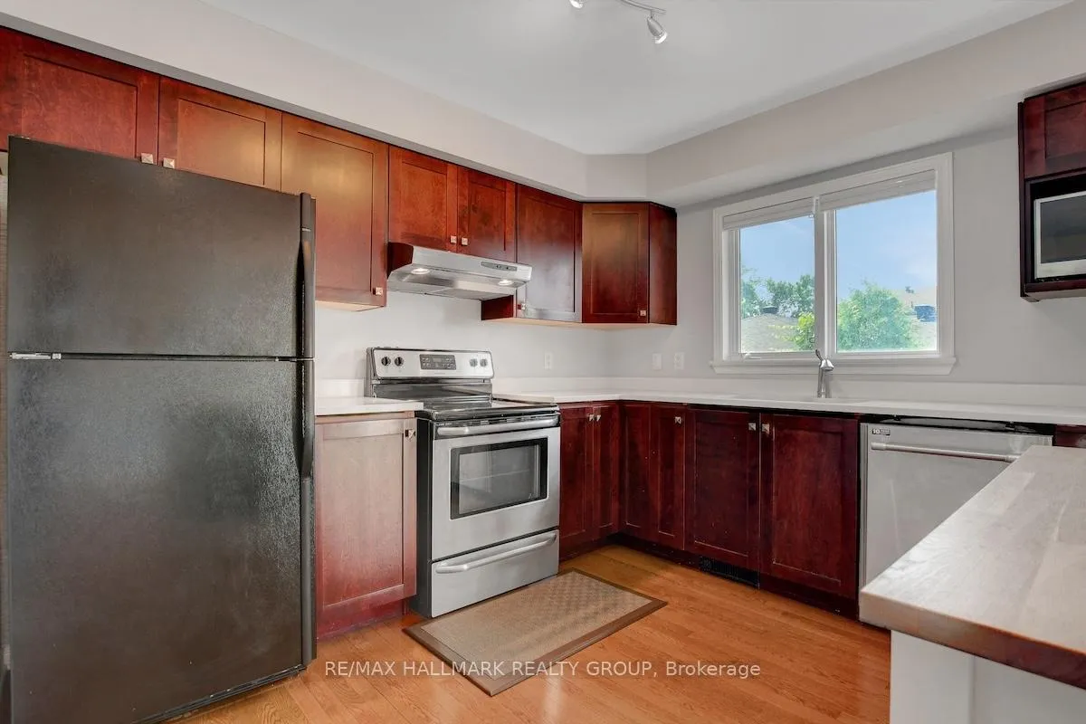 Photo 17 of 553 Burleigh Private, Ottawa, Cyrville — HOMEH