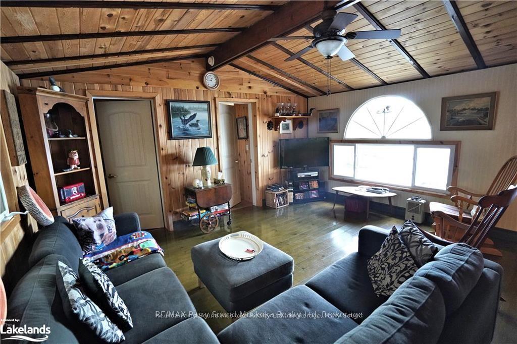 Photo 11 of 121 Healey Lake, The Archipelago, Archipelago South — HOMEH