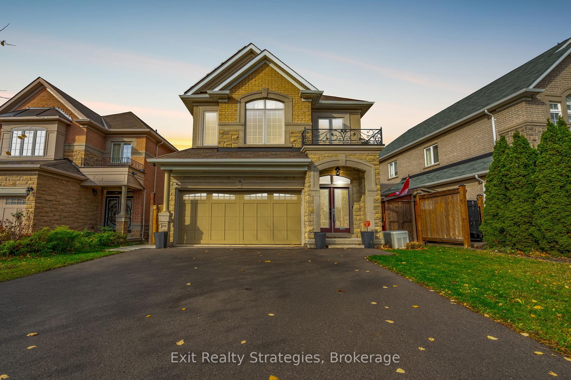 Photo 1 of 19 Hazelton Avenue, Hamilton, Sheldon — HOMEH