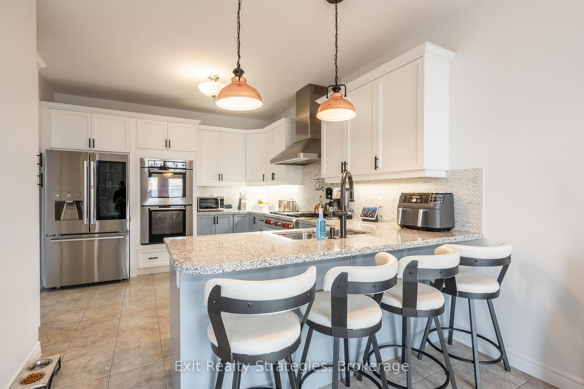Photo 6 of 19 Hazelton Avenue, Hamilton, Sheldon — HOMEH