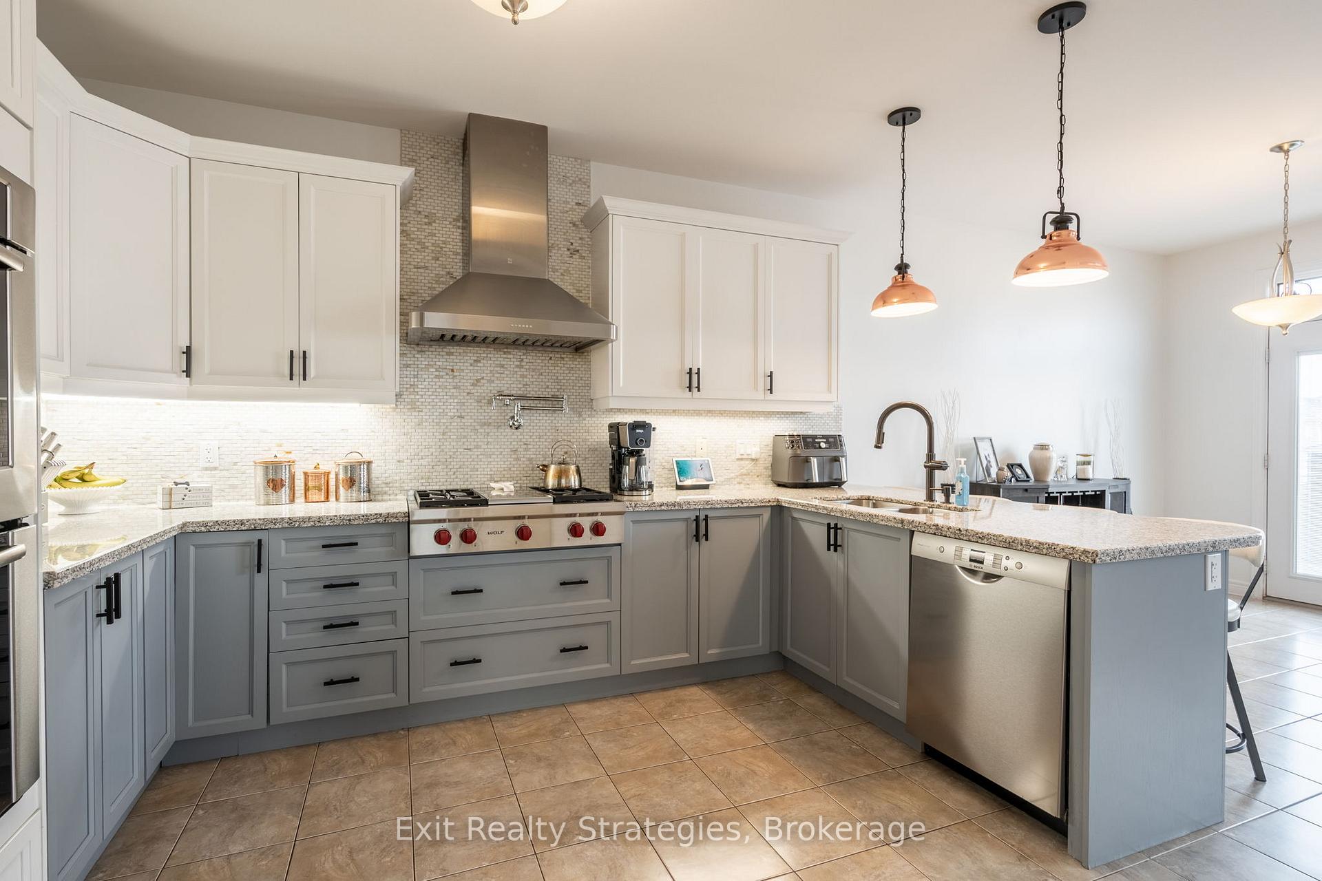 Photo 7 of 19 Hazelton Avenue, Hamilton, Sheldon — HOMEH