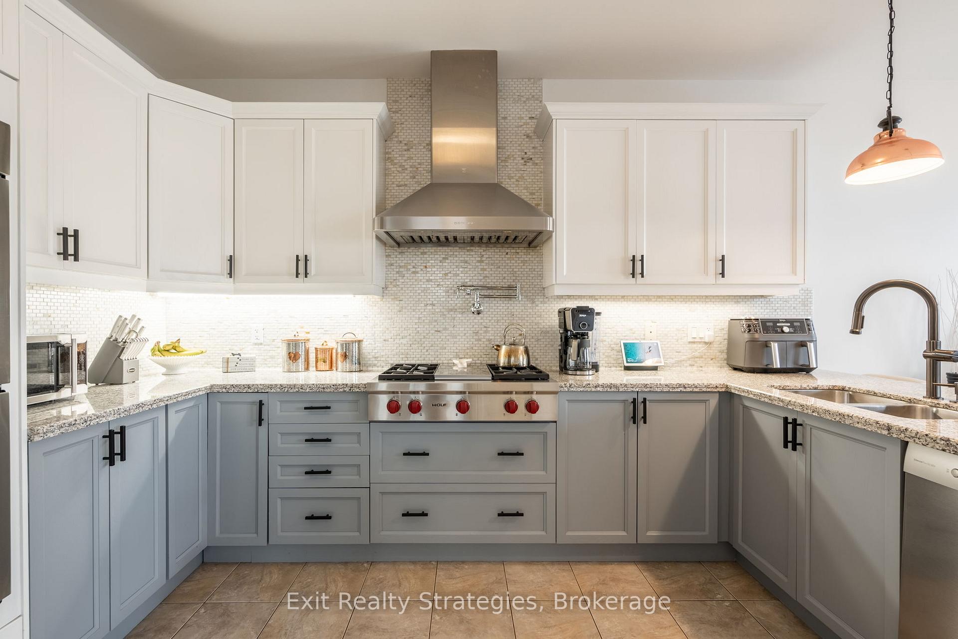 Photo 8 of 19 Hazelton Avenue, Hamilton, Sheldon — HOMEH