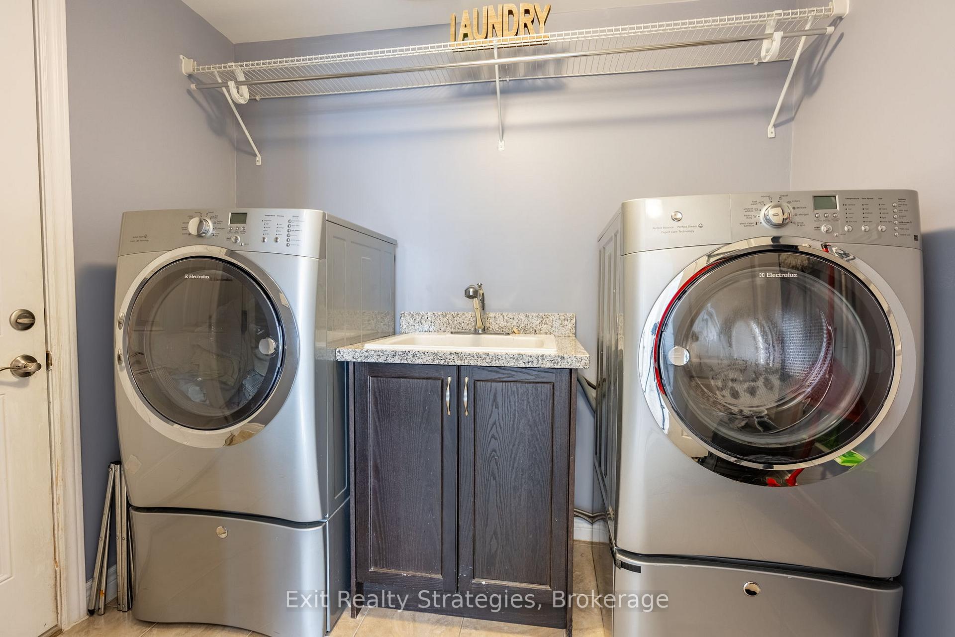 Photo 15 of 19 Hazelton Avenue, Hamilton, Sheldon — HOMEH