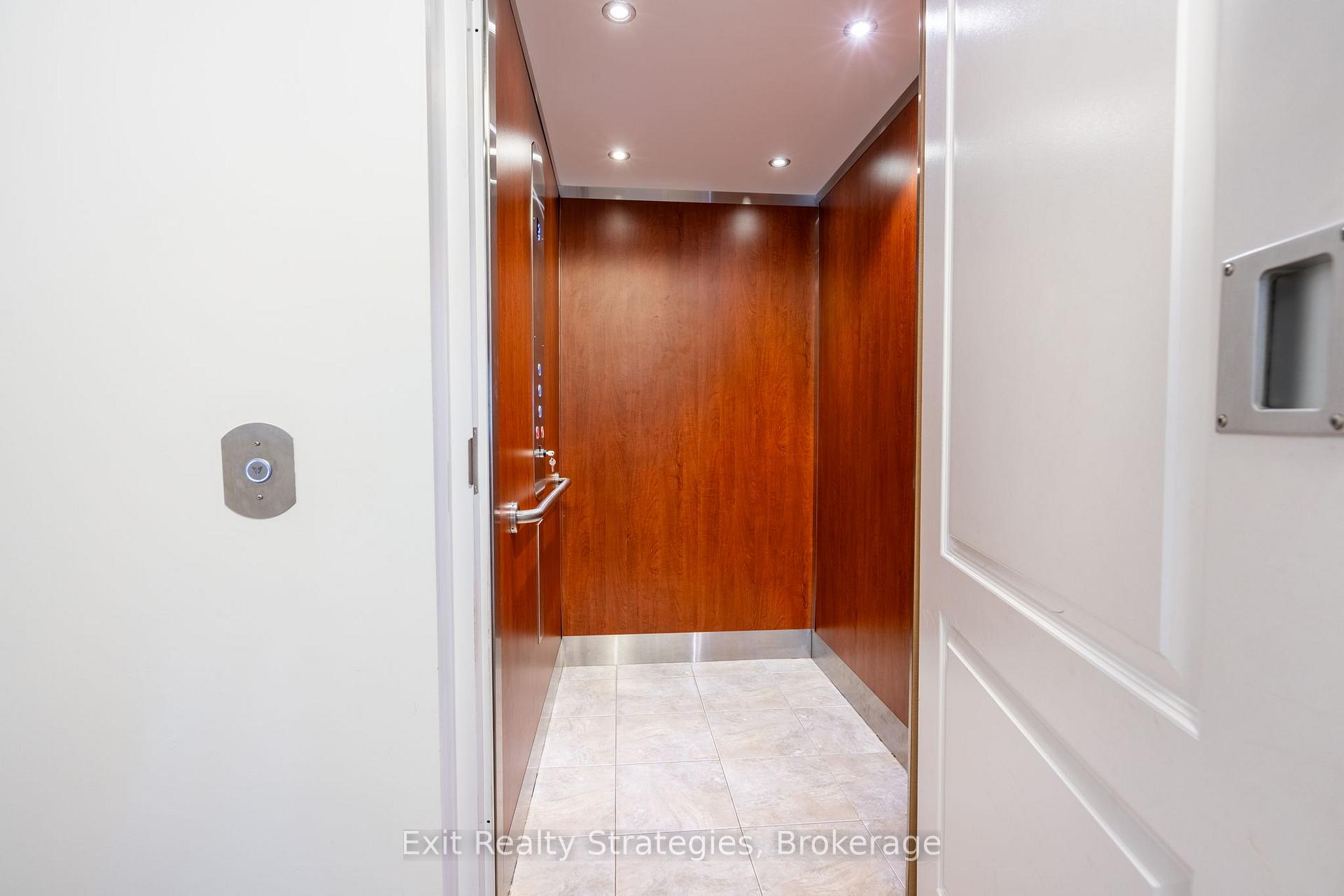 Photo 16 of 19 Hazelton Avenue, Hamilton, Sheldon — HOMEH