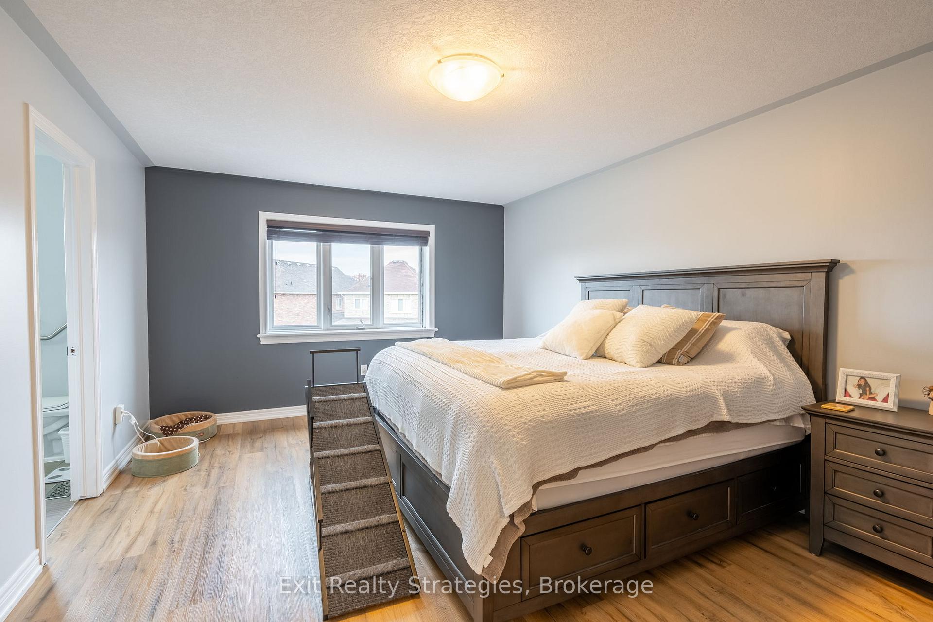 Photo 19 of 19 Hazelton Avenue, Hamilton, Sheldon — HOMEH