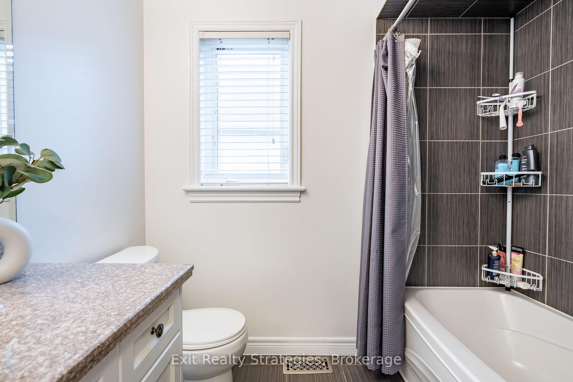 Photo 28 of 19 Hazelton Avenue, Hamilton, Sheldon — HOMEH