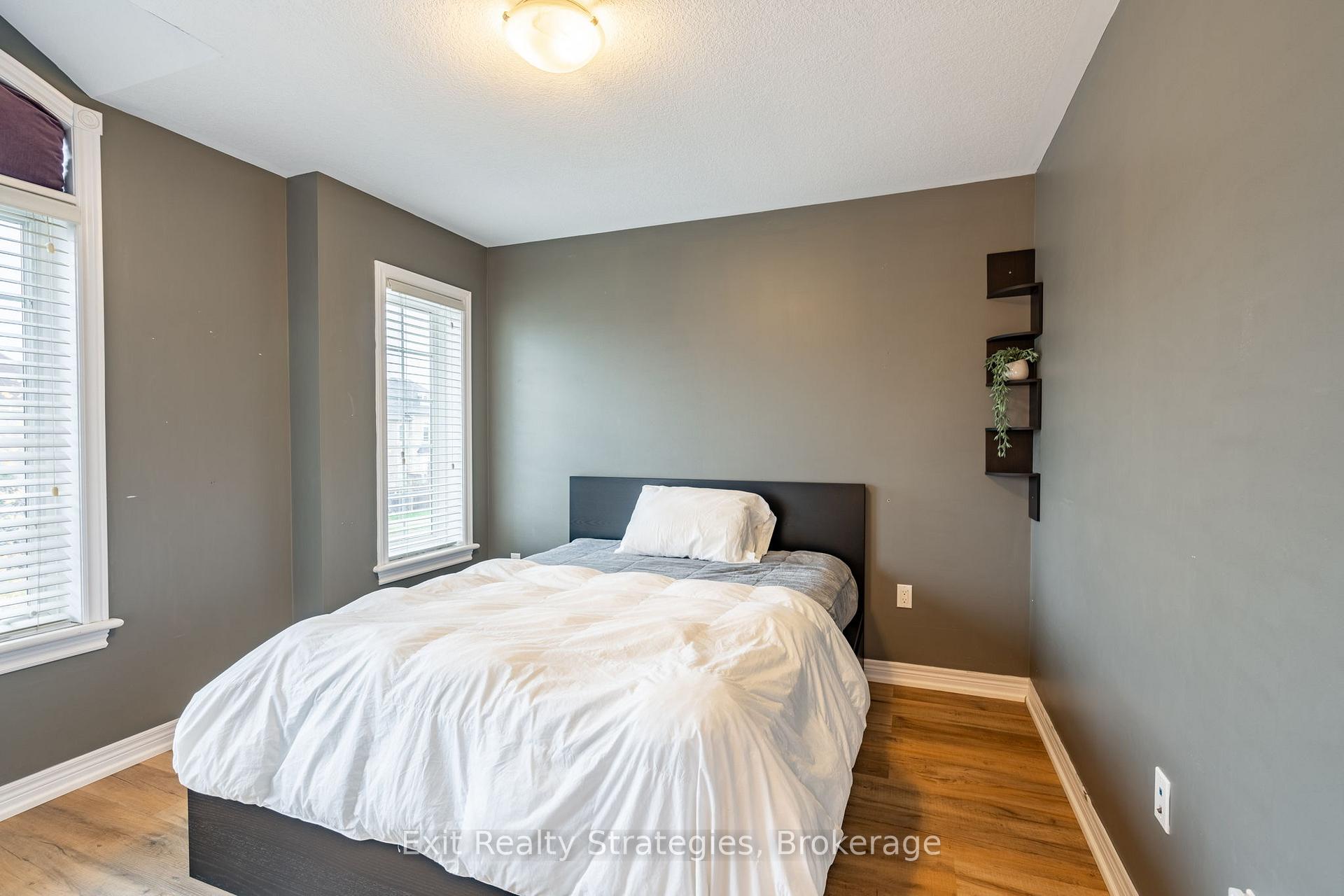 Photo 32 of 19 Hazelton Avenue, Hamilton, Sheldon — HOMEH