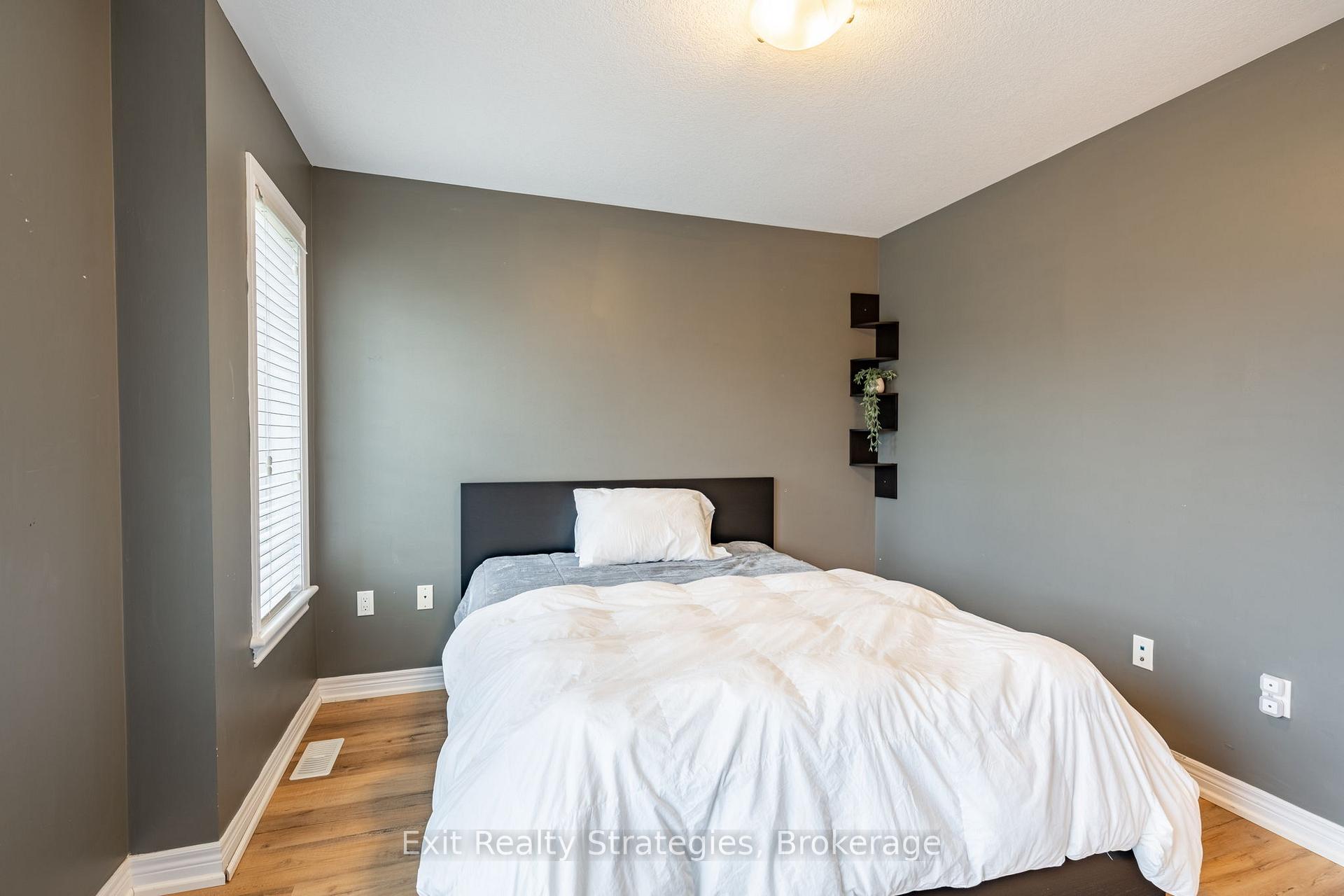 Photo 33 of 19 Hazelton Avenue, Hamilton, Sheldon — HOMEH