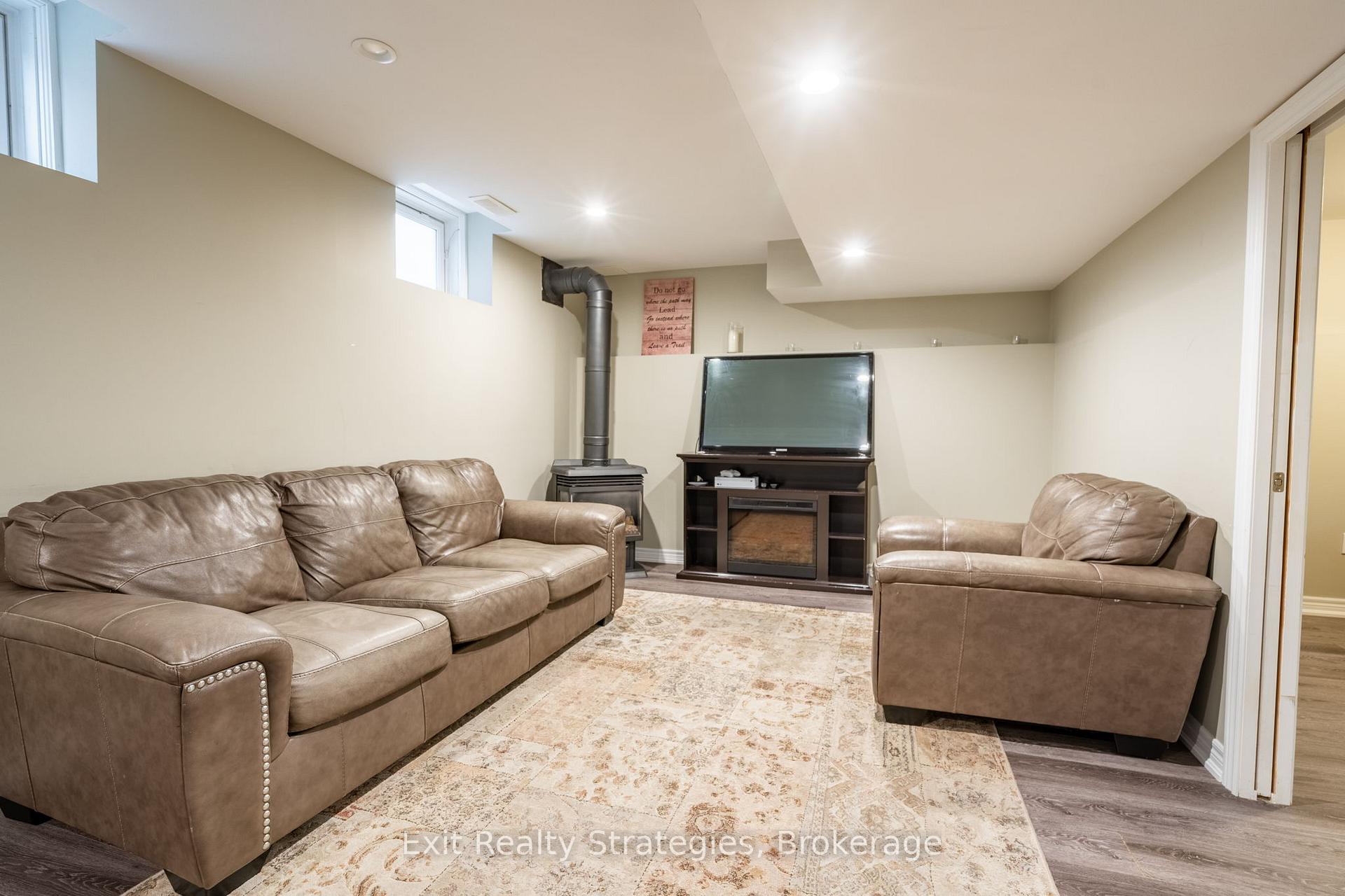 Photo 39 of 19 Hazelton Avenue, Hamilton, Sheldon — HOMEH