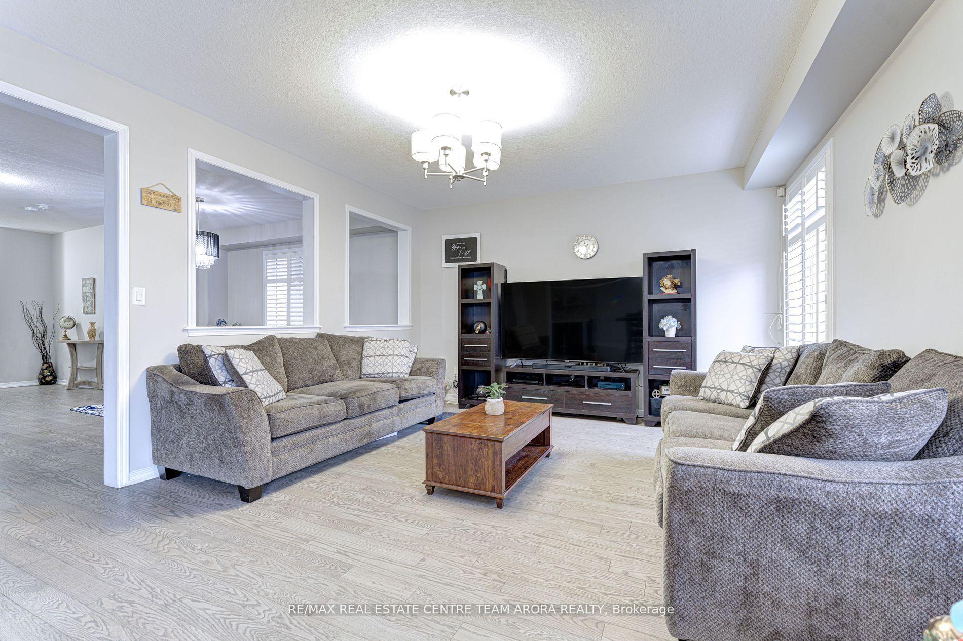 Photo 9 of 590 Remembrance Road, Brampton, Northwest Brampton — HOMEH