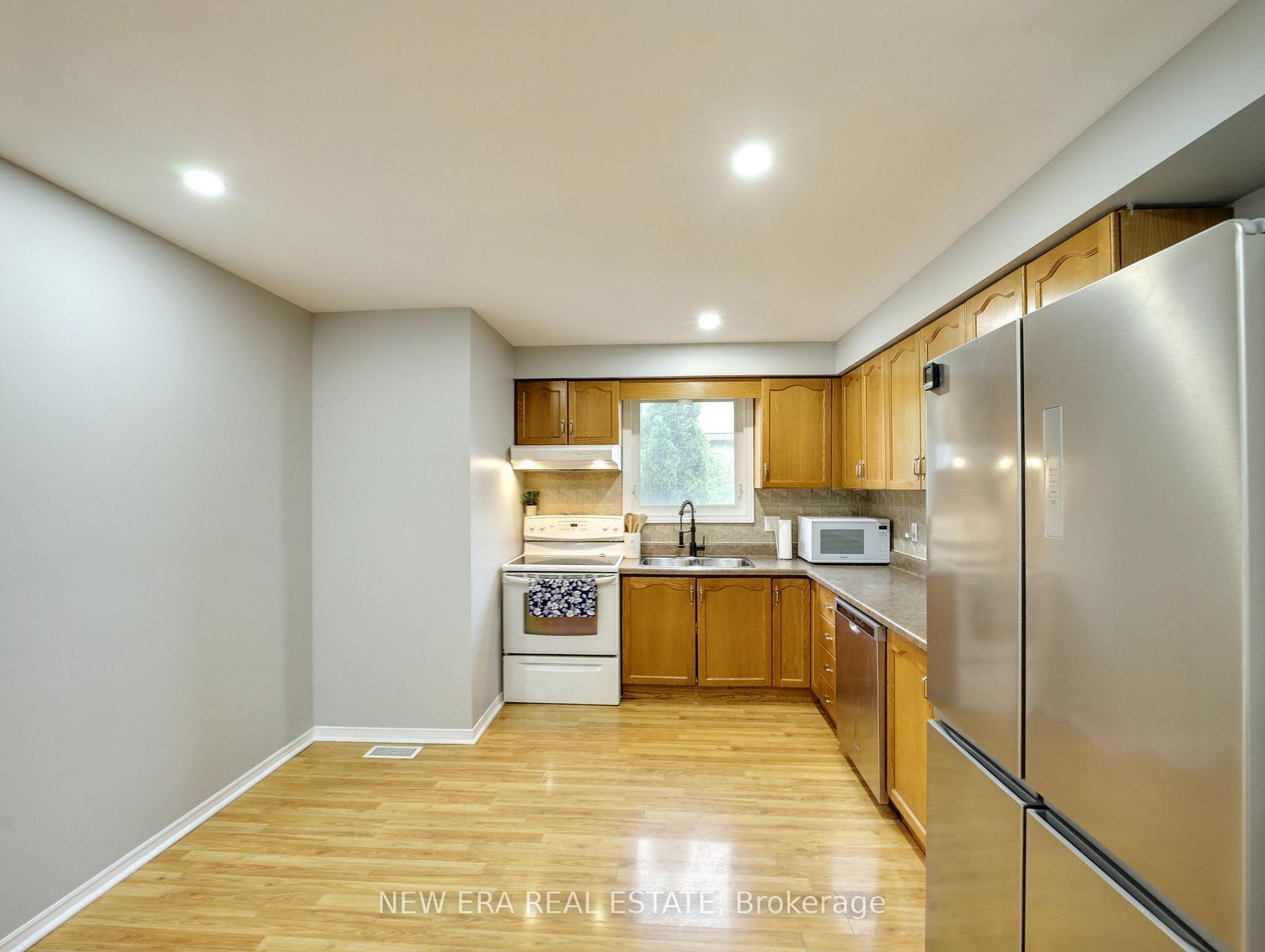 Photo 9 of 607 Eaglewood Drive, Hamilton, Eleanor — HOMEH