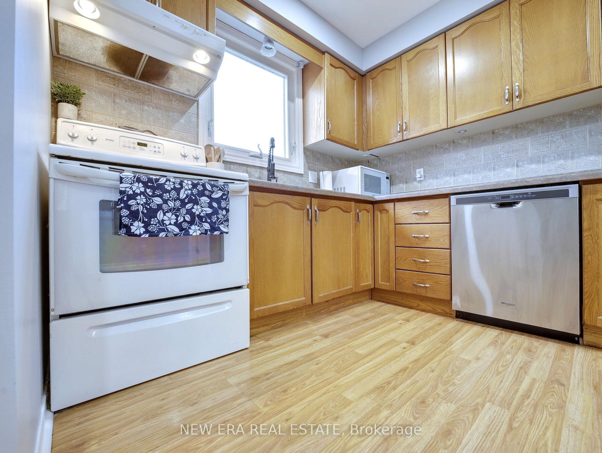Photo 10 of 607 Eaglewood Drive, Hamilton, Eleanor — HOMEH