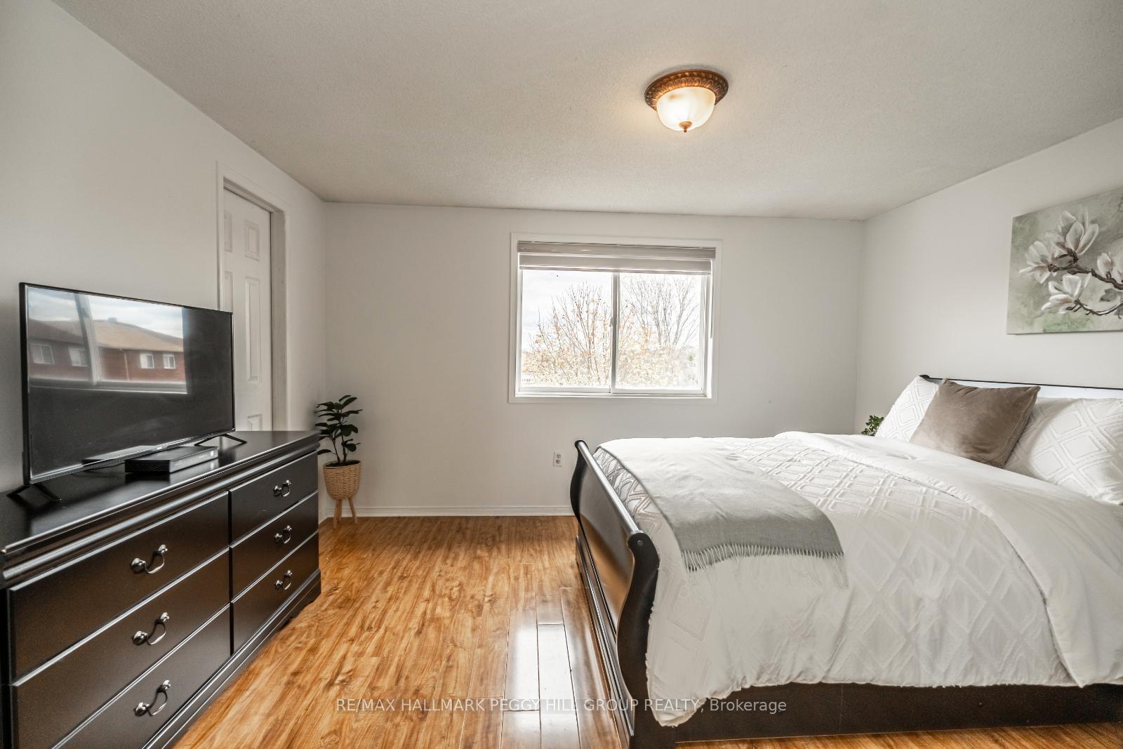 Photo 6 of 126 Dunsmore Lane, Barrie, Georgian Drive — HOMEH