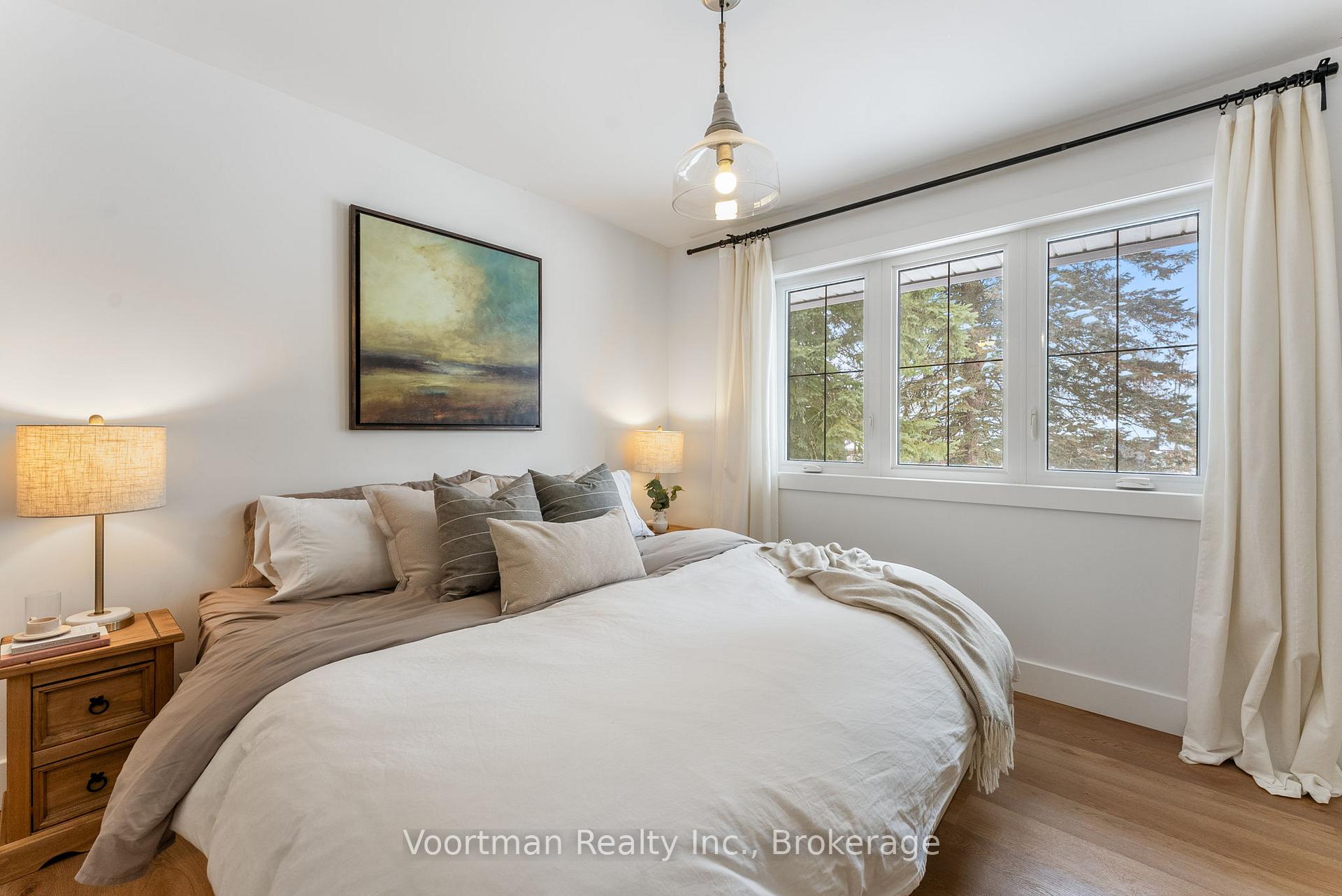 Photo 8 of 54 Aberdeen Avenue, Hamilton, Mount Hope — HOMEH