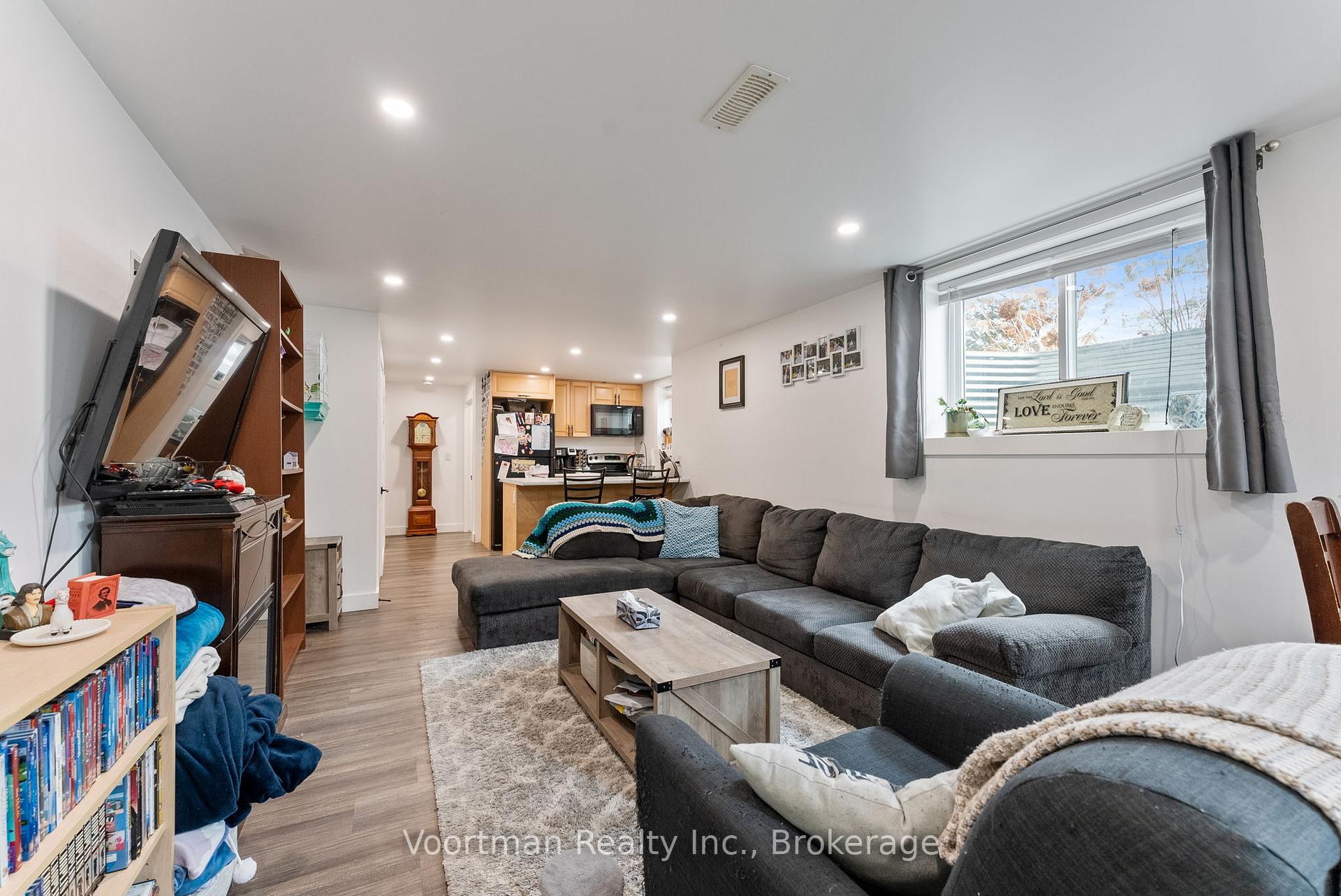 Photo 14 of 54 Aberdeen Avenue, Hamilton, Mount Hope — HOMEH
