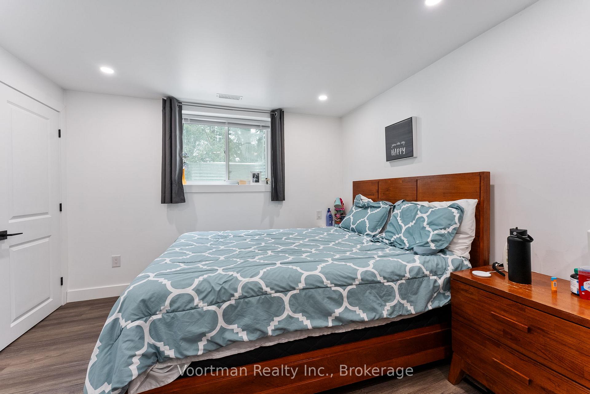 Photo 16 of 54 Aberdeen Avenue, Hamilton, Mount Hope — HOMEH