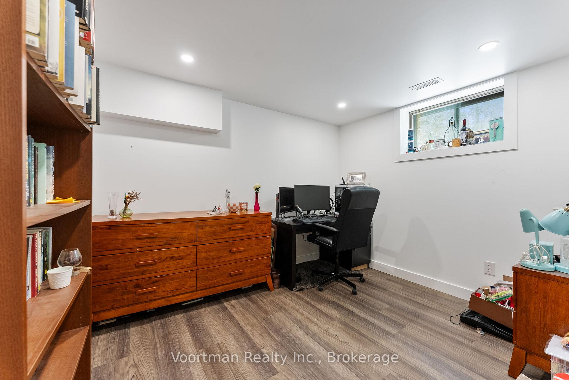 Photo 17 of 54 Aberdeen Avenue, Hamilton, Mount Hope — HOMEH