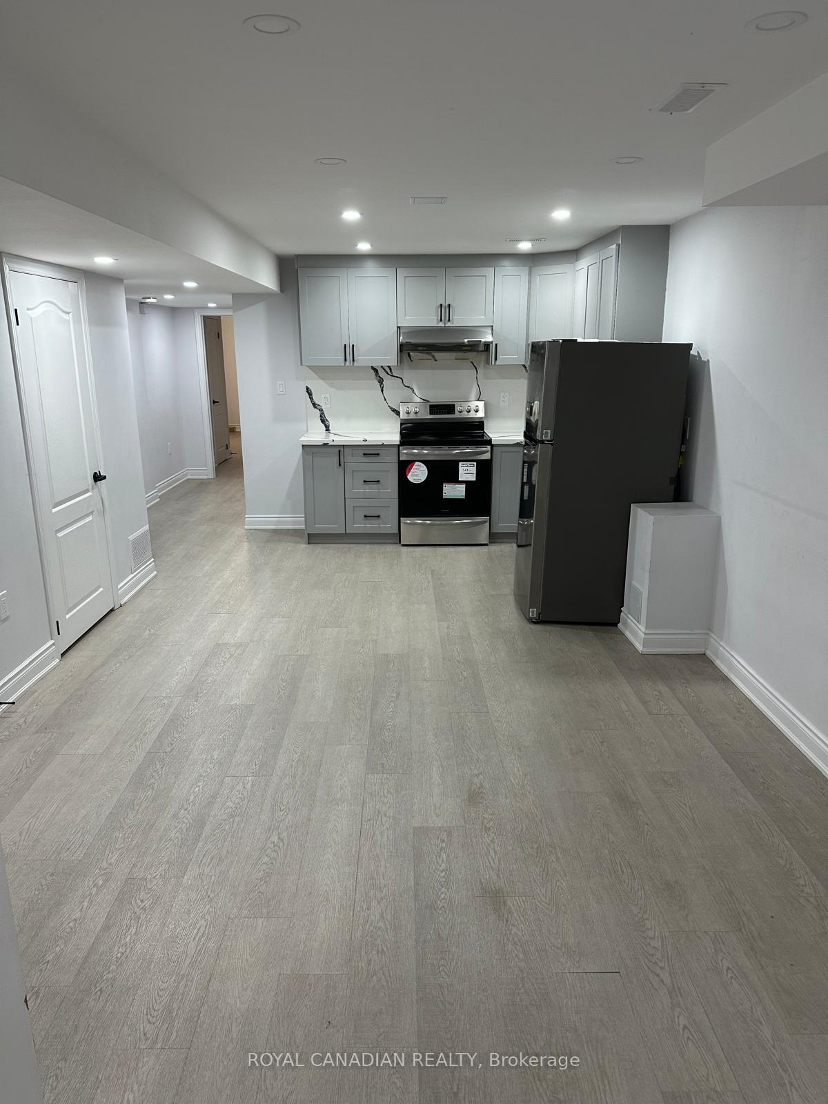 Photo 3 of Unit Bsmt, 15 Fordham Road, Brampton, Bram West — HOMEH
