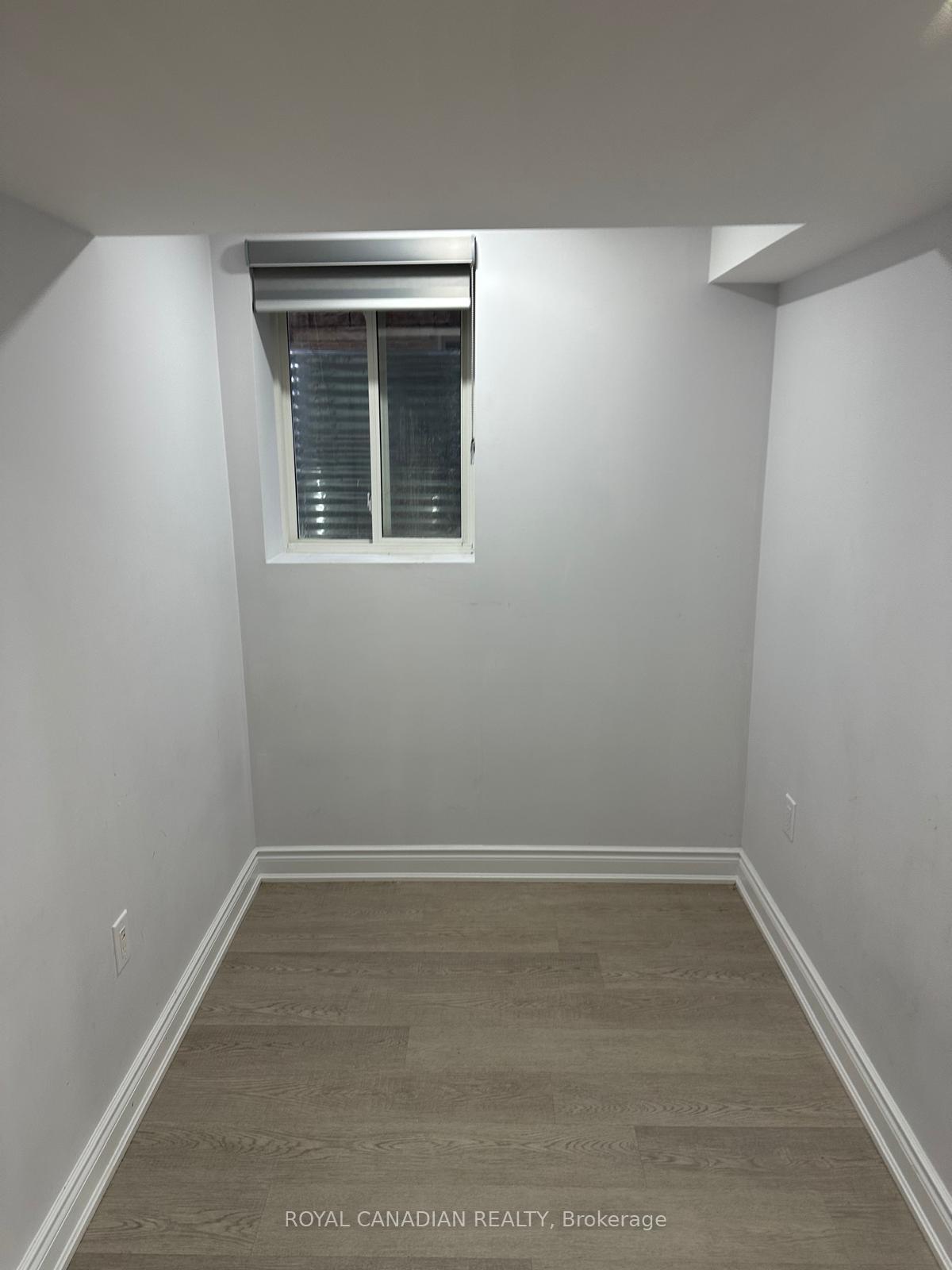 Photo 2 of Unit Bsmt, 15 Fordham Road, Brampton, Bram West — HOMEH