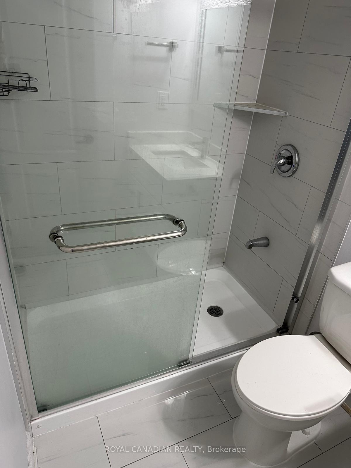 Photo 7 of Unit Bsmt, 15 Fordham Road, Brampton, Bram West — HOMEH