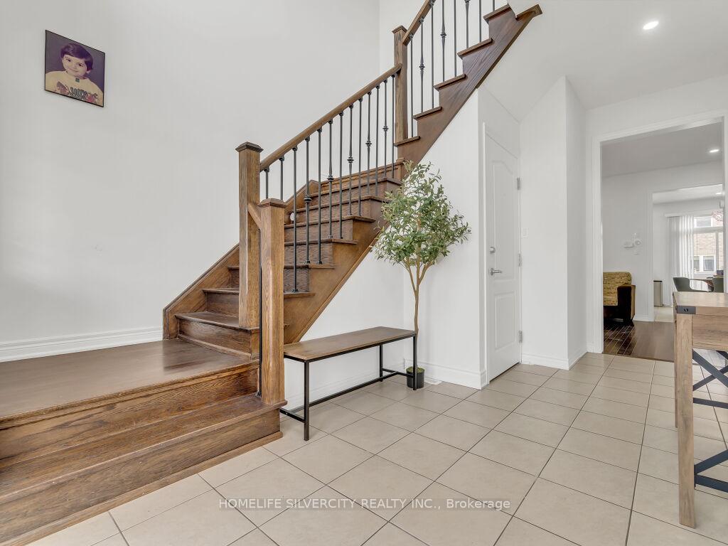 Photo 3 of 19 Kilkarrin Road, Brampton, Northwest Brampton — HOMEH