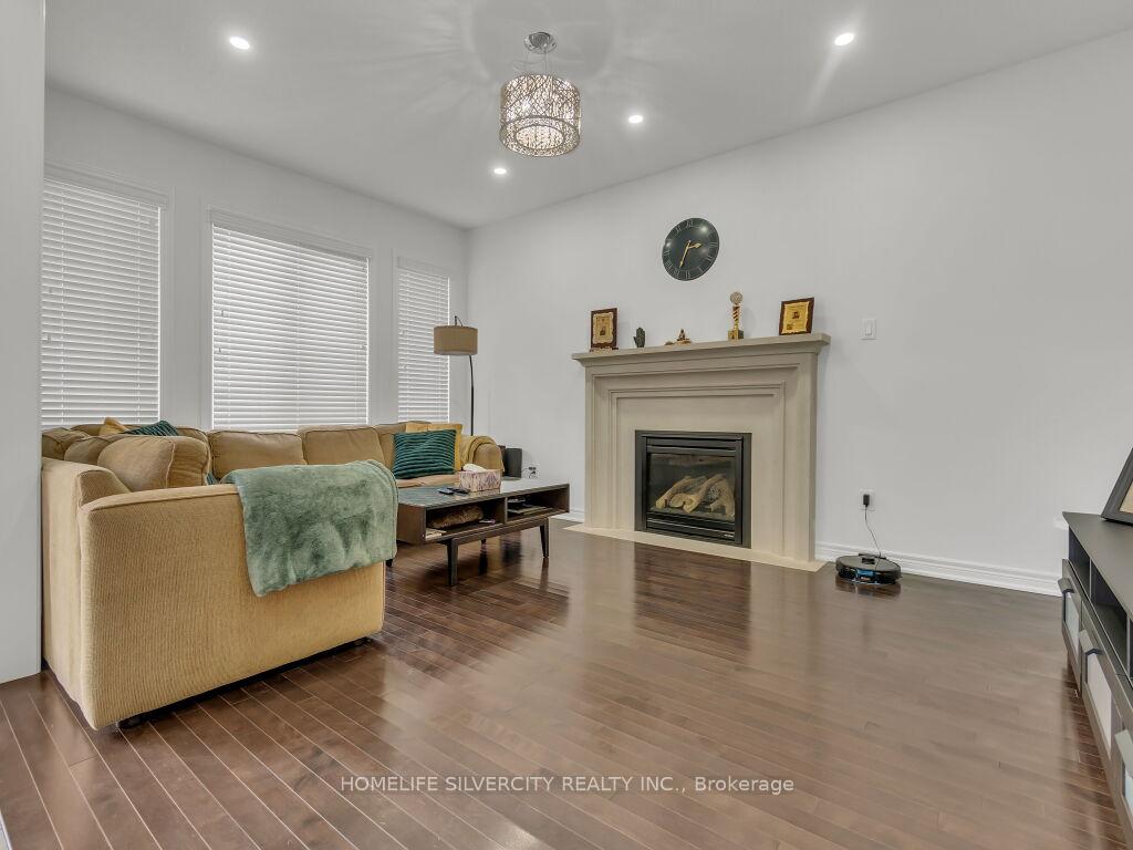 Photo 10 of 19 Kilkarrin Road, Brampton, Northwest Brampton — HOMEH
